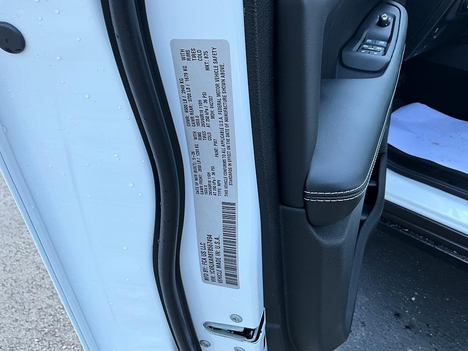 New 2026 Bright White Clear-Coat Exterior Paint Jeep Altitude image 35