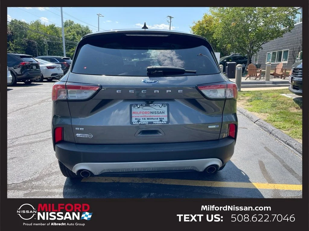 Used 2020 Gray Ford SE image 4