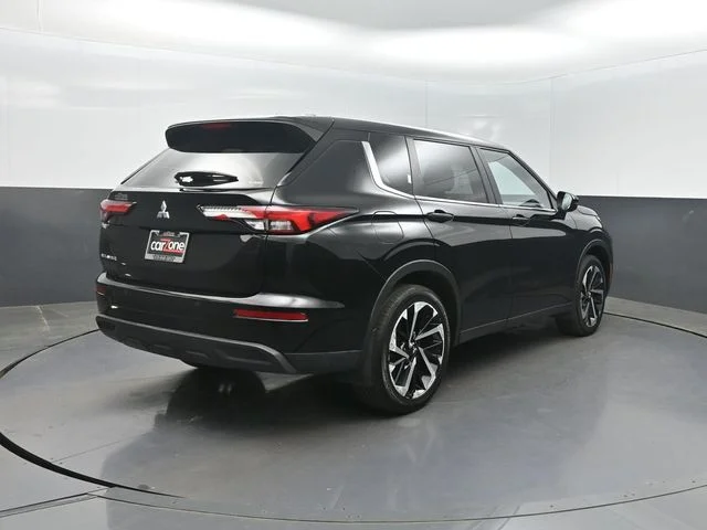 Used 2022 Black Mitsubishi ES image 30