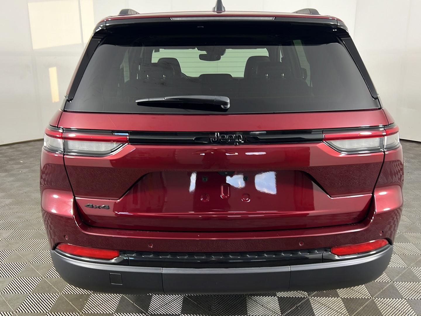 Used 2024 Velvet Red Pearlcoat Jeep Altitude X image 16