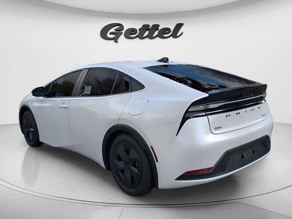 New 2026 Wind Chill Pearl <sup>1</sup> Toyota  SE image 7