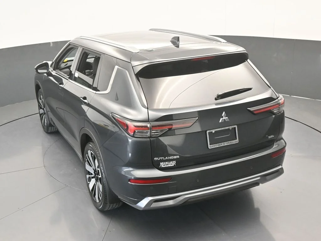 New 2026 Gray Mitsubishi SEL image 60