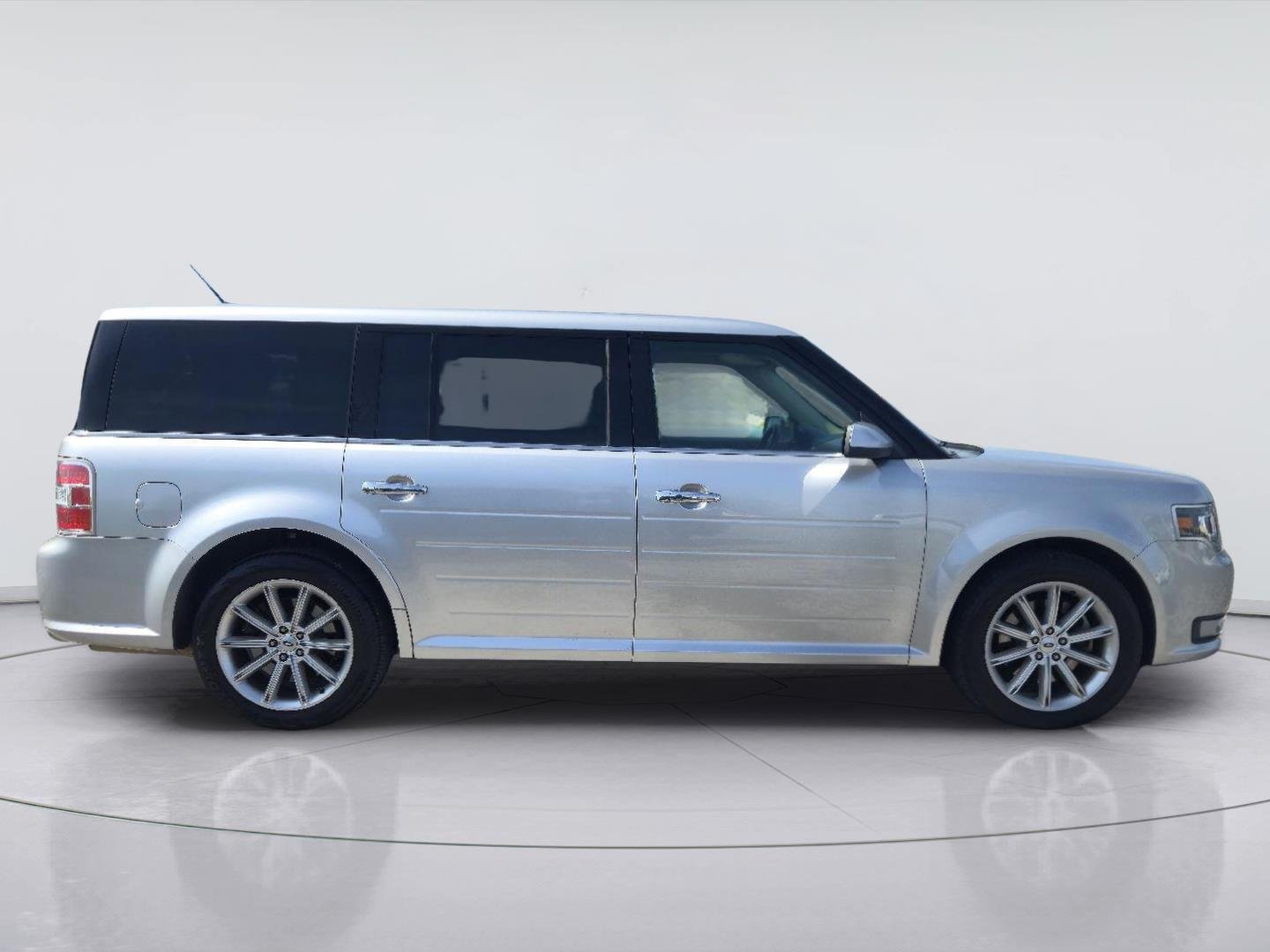 Used 2018 Ingot Silver Ford Limited image 6