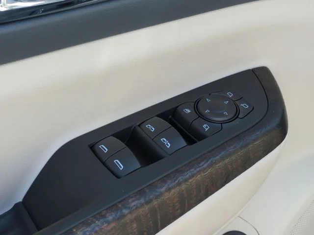 Used 2023 White GMC Denali image 13