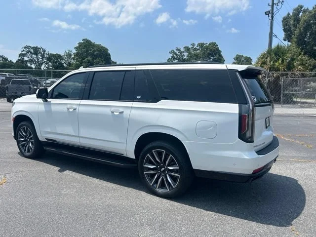 Used 2023 Crystal White Tricoat Cadillac Sport Platinum image 3