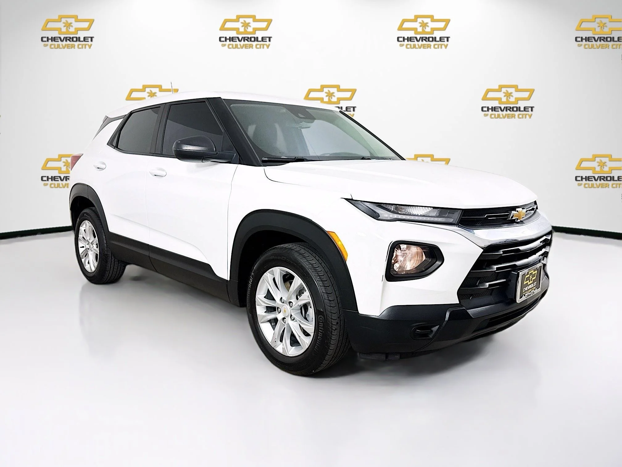 Used 2023 Summit White Chevrolet LS image 1