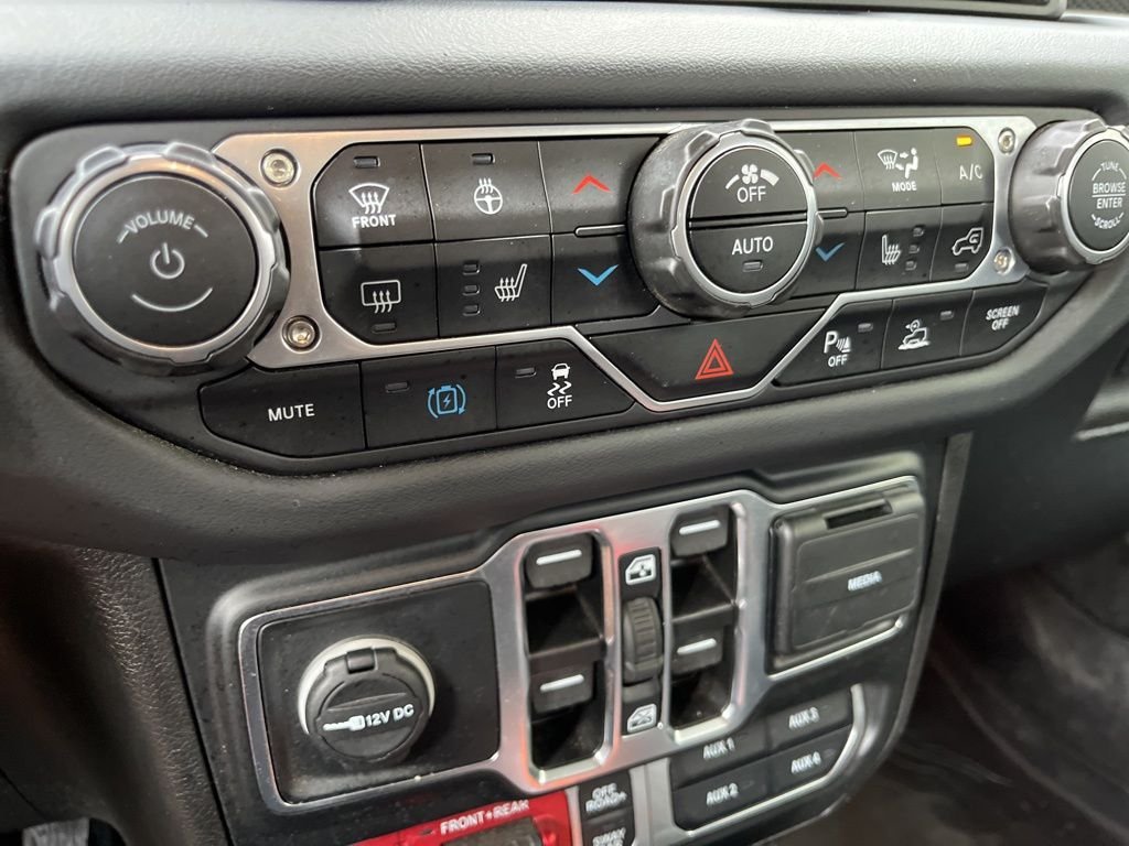 Used 2024 Earl Clearcoat Jeep Rubicon 4xe image 40