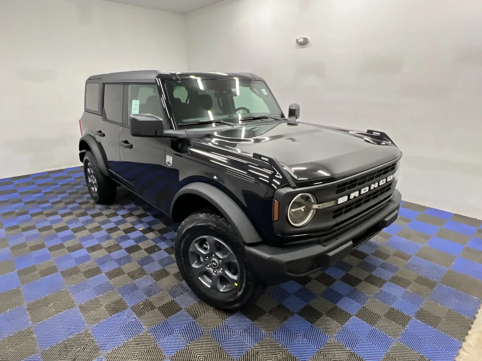 New 2026 Shadow Black Ford Big Bend image 28