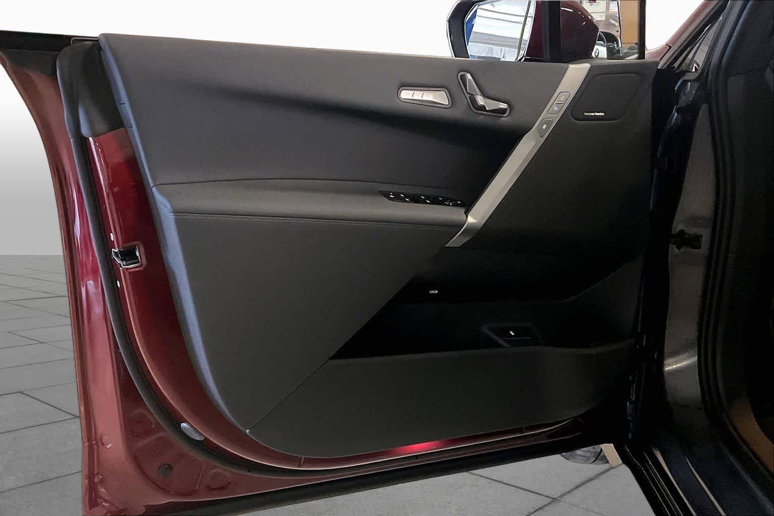 New 2026 Aventurin Red Metallic BMW xDrive60 image 10