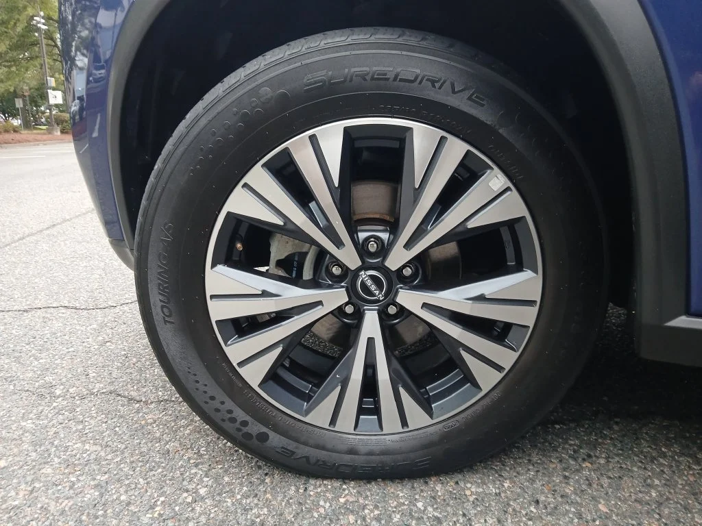 Used 2022 Blue Nissan SV image 26