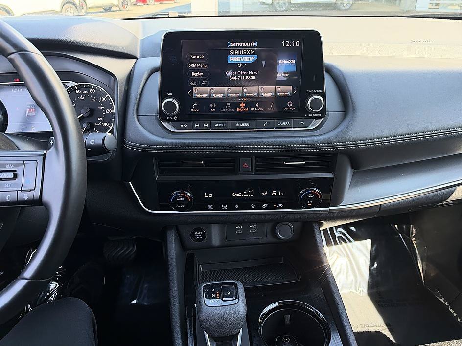 Used 2025 Deep Ocean Blue Pearl Nissan SV image 18