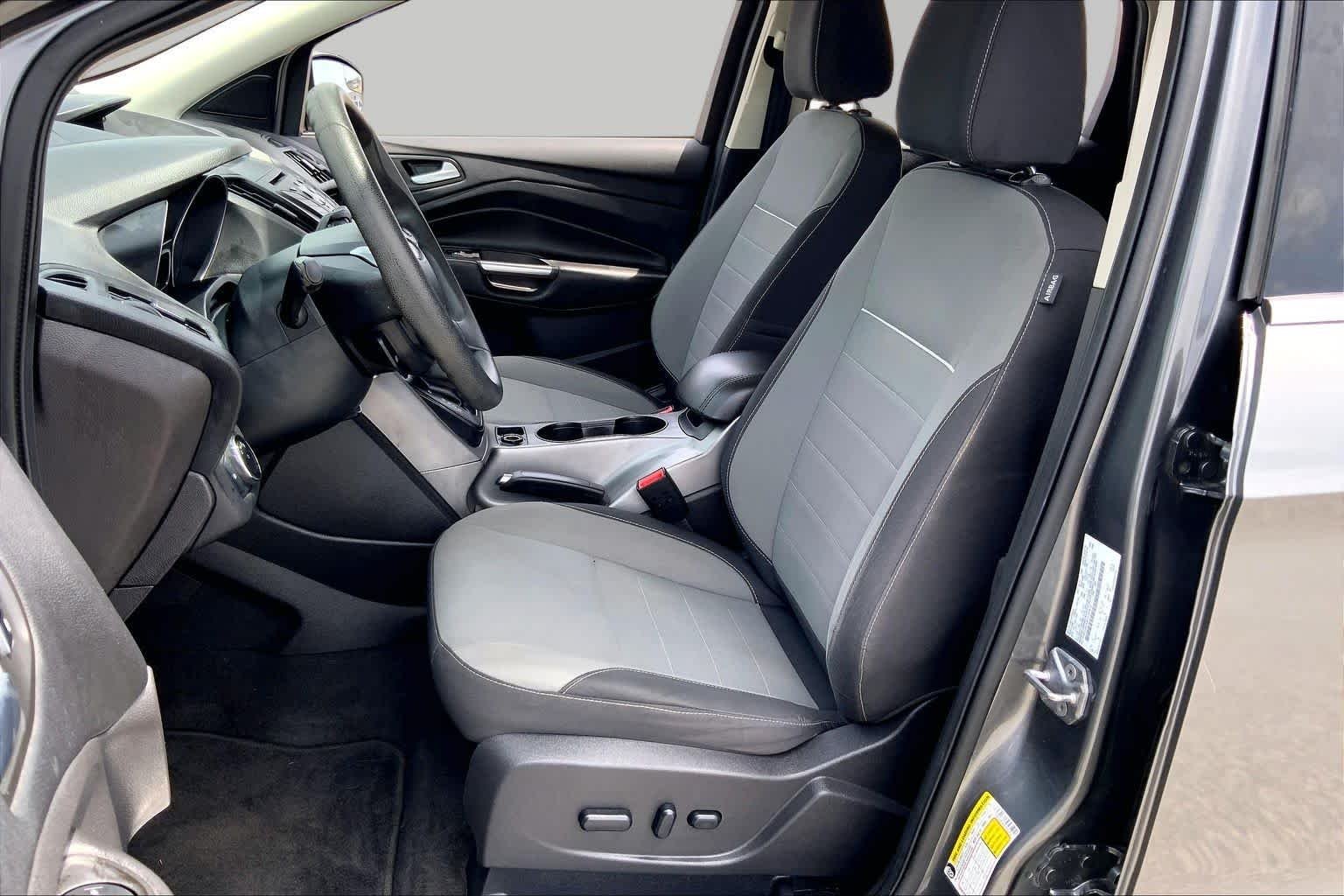 Used 2014 Sterling Gray Metallic Ford SE image 8