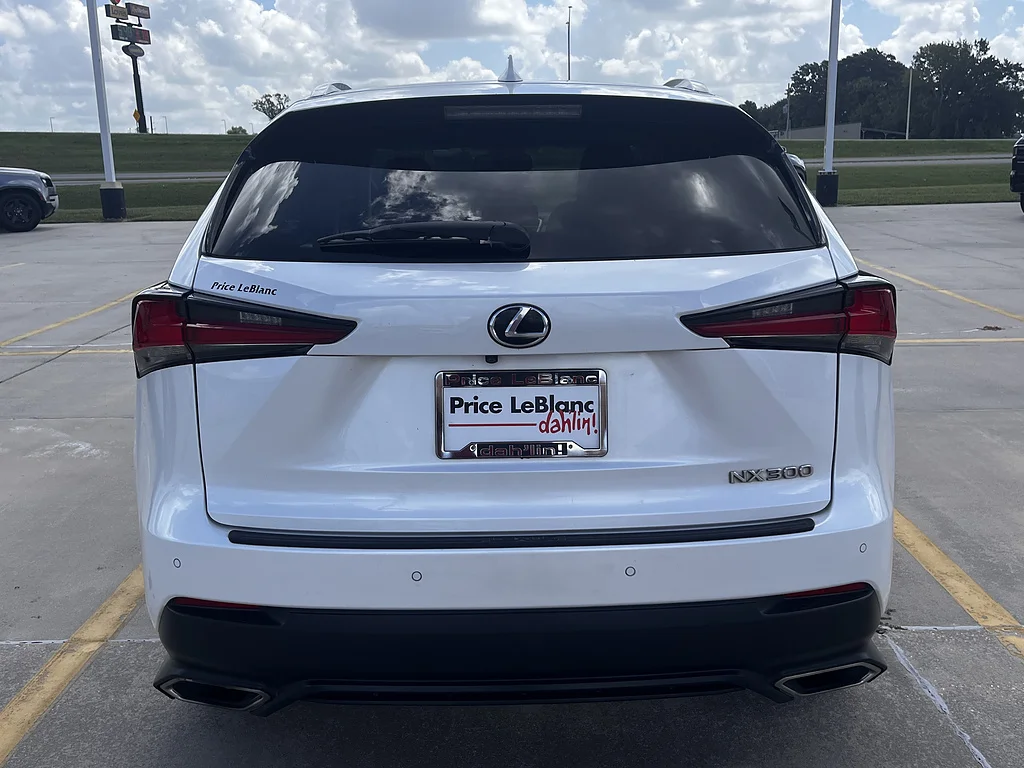 Used 2018 Eminent White Pearl Lexus Base image 4
