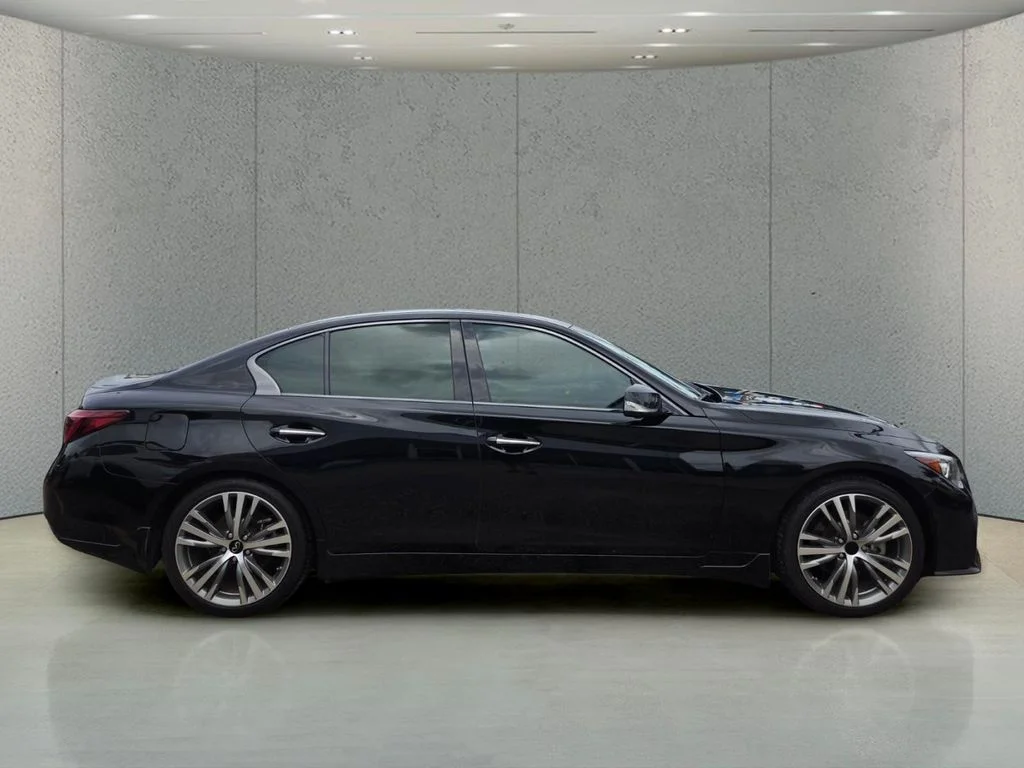 Used 2023 Black INFINITI SENSORY image 6