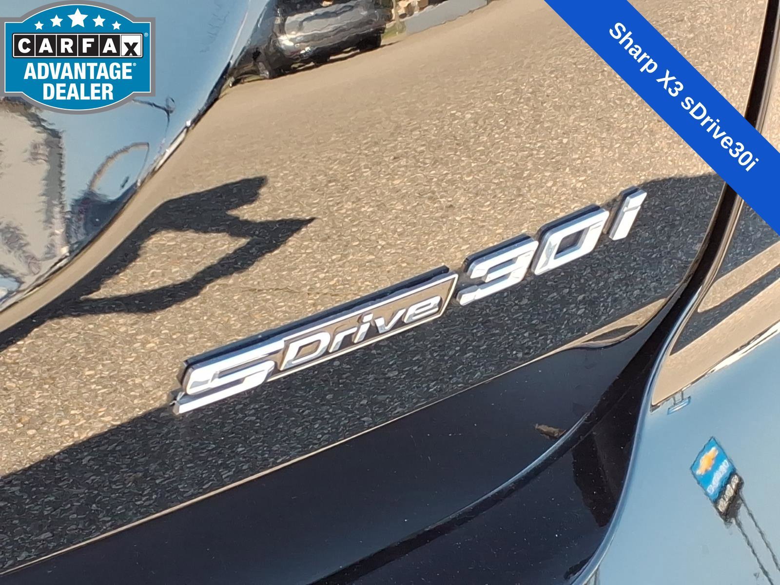 Used 2022  BMW sDrive30i image 10