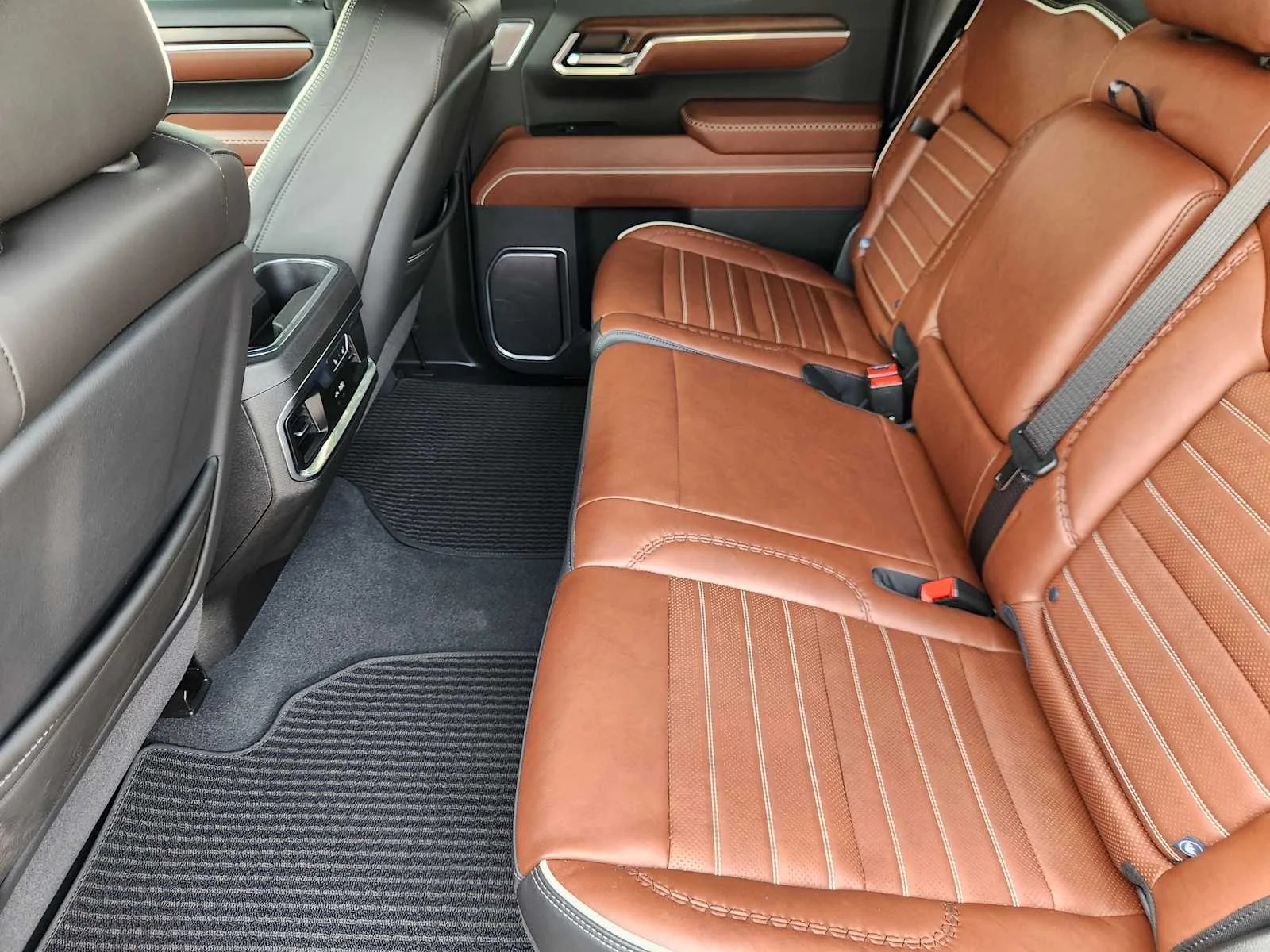 Used 2025 Sterling Metallic GMC Denali Ultimate image 28