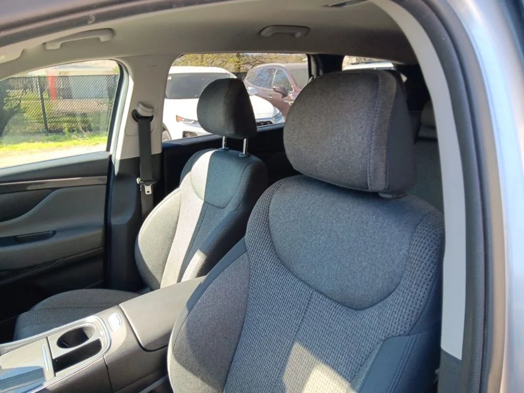 Used 2022 Shimmering Silver Hyundai SEL image 13