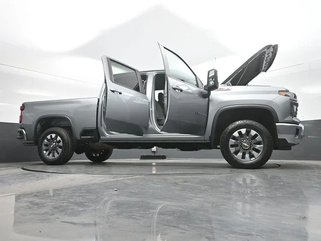 Used 2024 Gray Chevrolet LT image 31