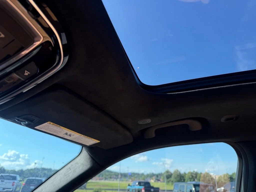 Used 2022 White Jeep Summit Reserve image 16