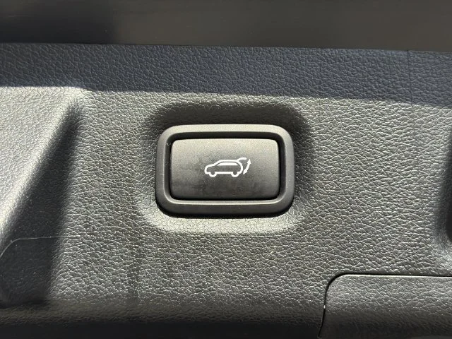 Used 2023 Black Hyundai SEL image 39