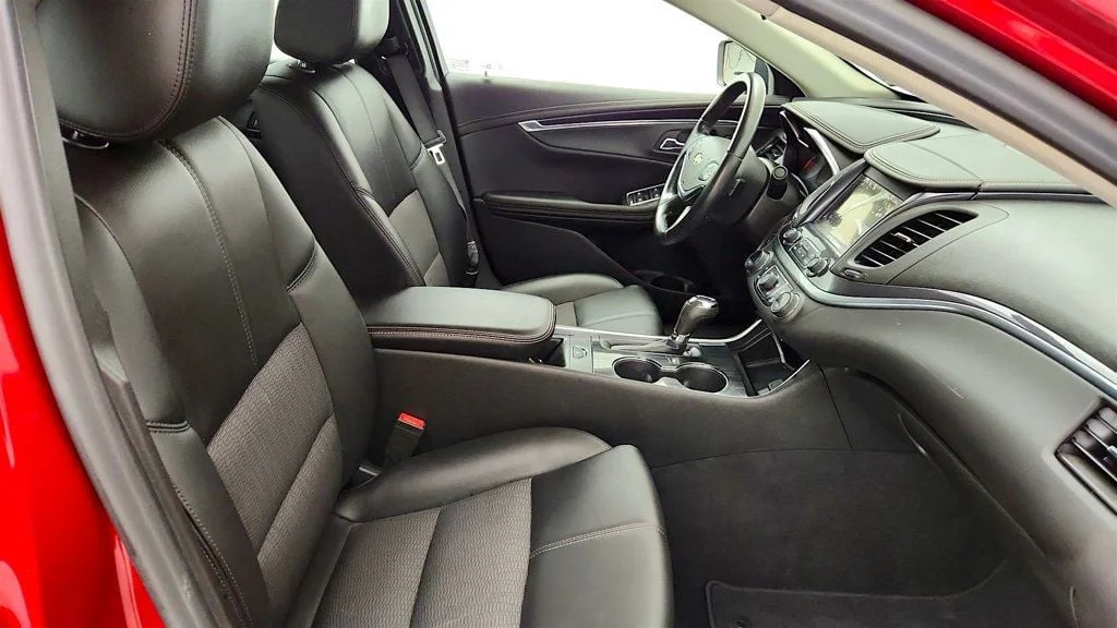 Used 2018 Cajun Red Tintcoat Chevrolet 4dr Sedan LT w/1LT image 23