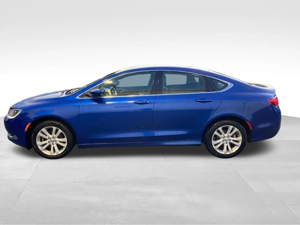 Used 2015 Blue Chrysler Limited image 24