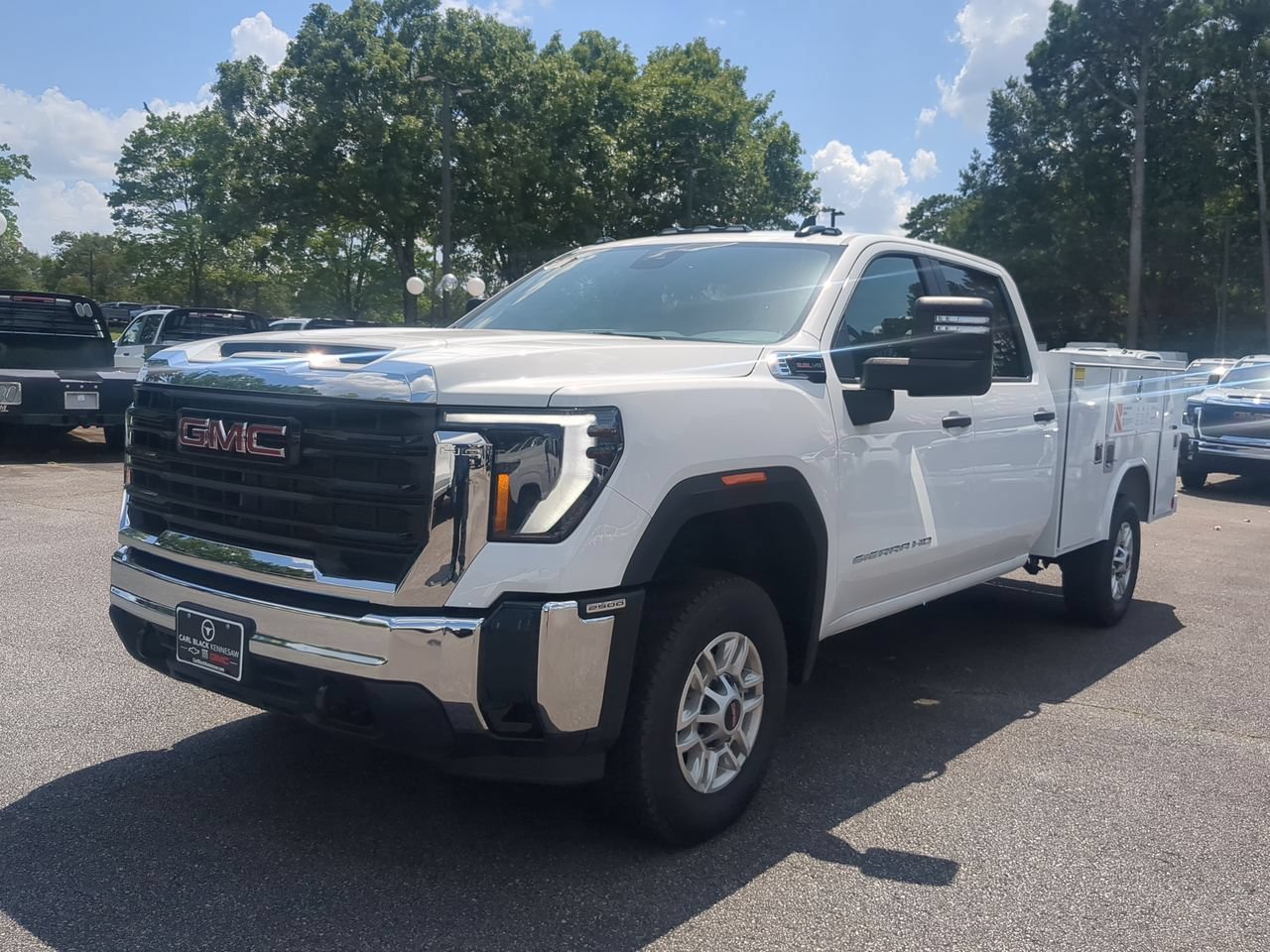 New 2026 Summit White GMC Pro image 4