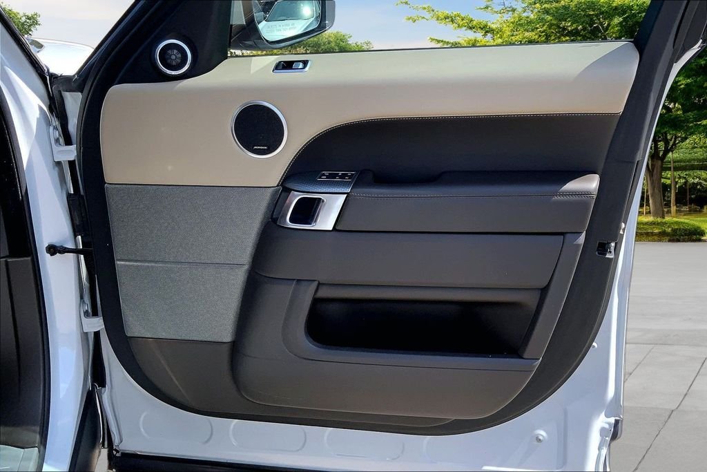 Used 2019 White Land Rover Supercharged image 26