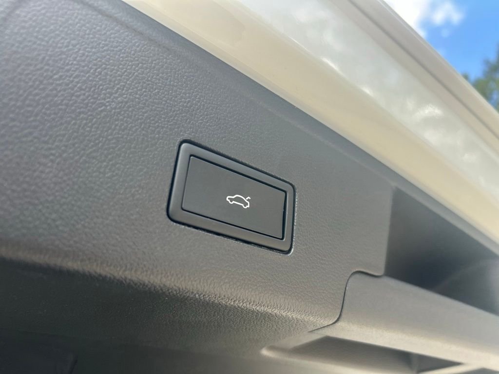 New 2026 White/off-white Volkswagen 2.0T SEL Premium R-Line image 48