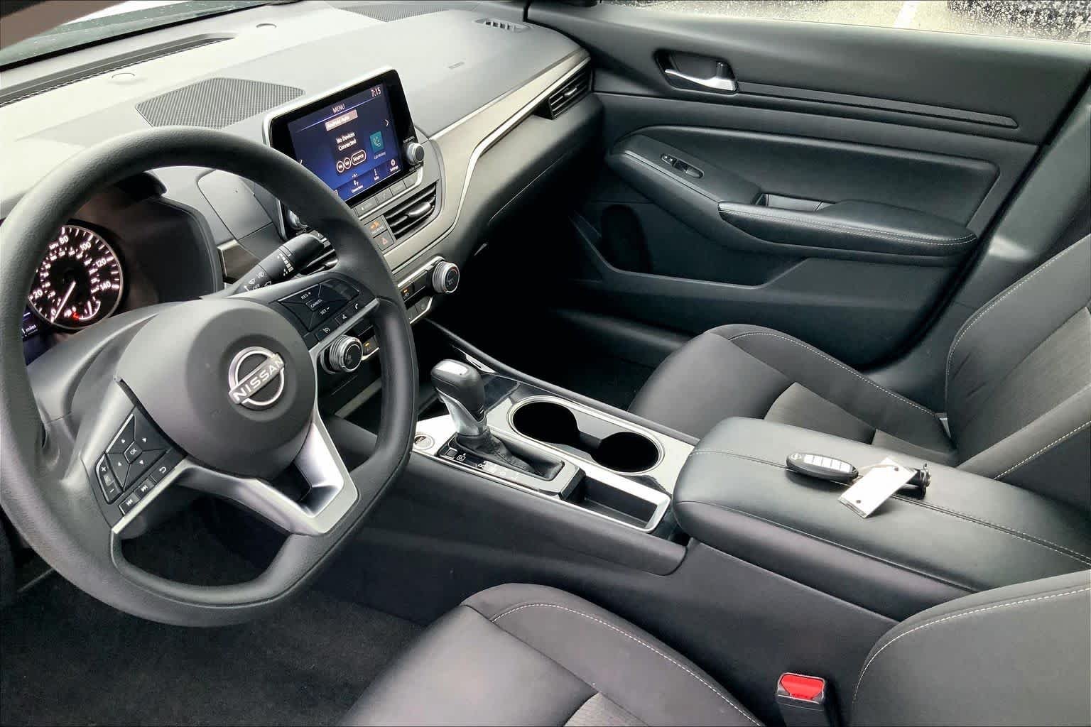 Used 2024 Brilliant Silver Metallic Nissan 2.5 SV image 15