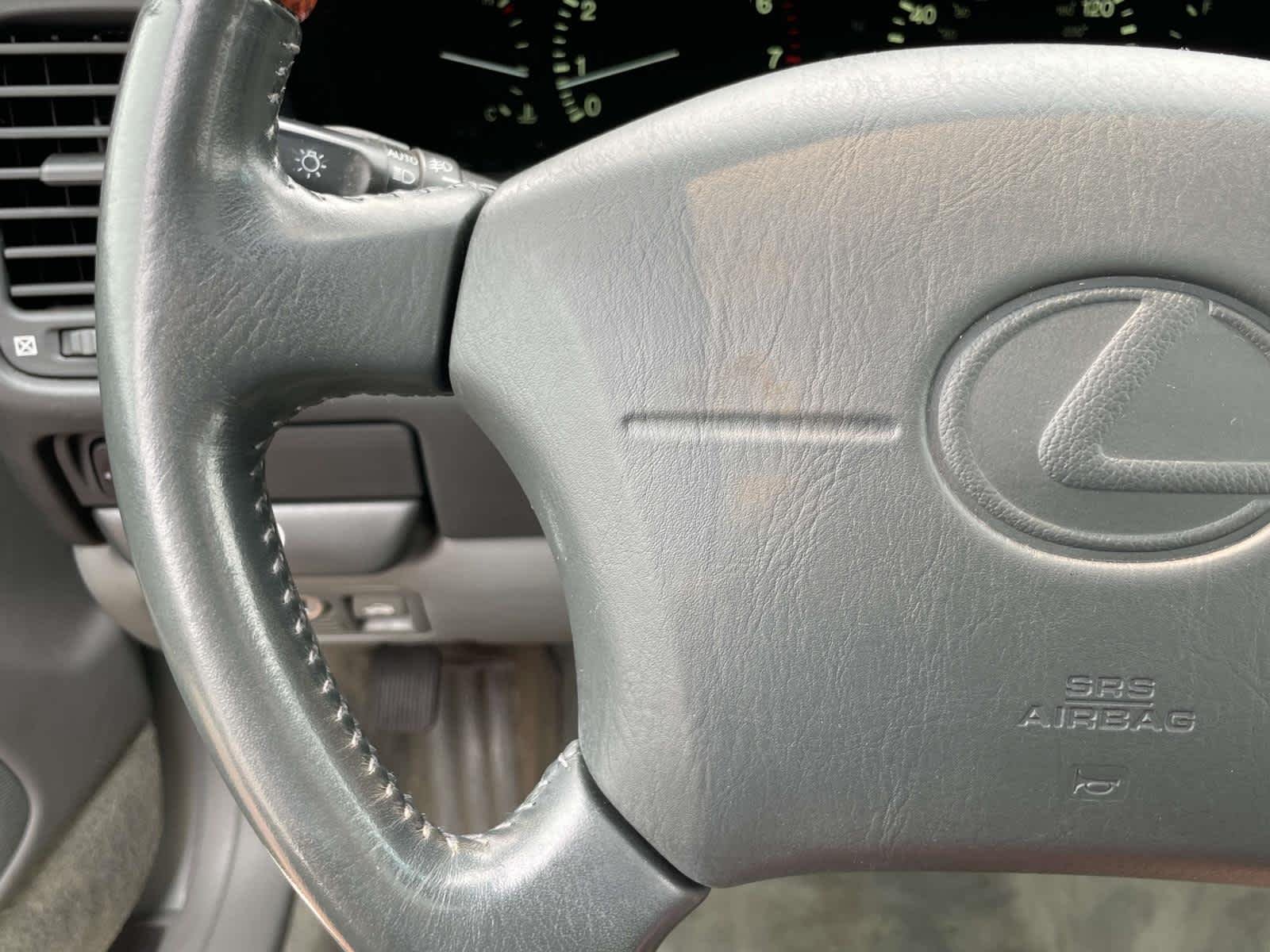 Used 1998 Silver Jade Pearl Lexus  image 27