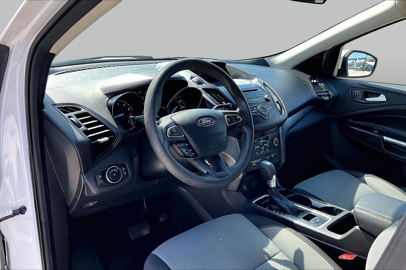 Used 2017 Oxford White Ford SE image 16