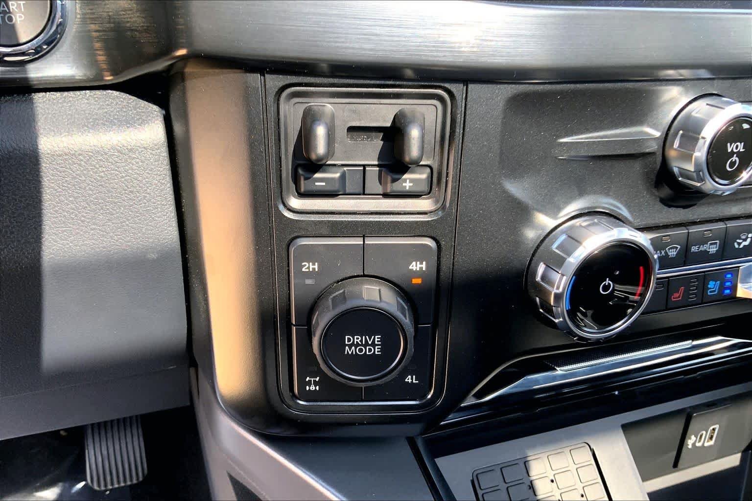 New 2026 Carbonized Gray Metallic Ford F-250® Lariat® image 16