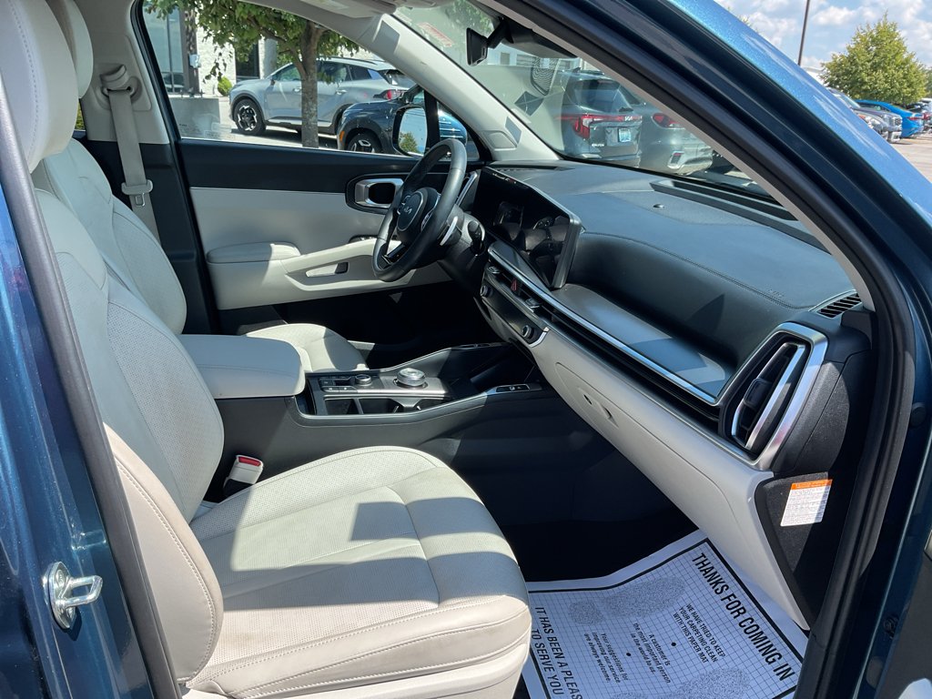 Certified Used 2025 Mineral Blue Kia EX image 11