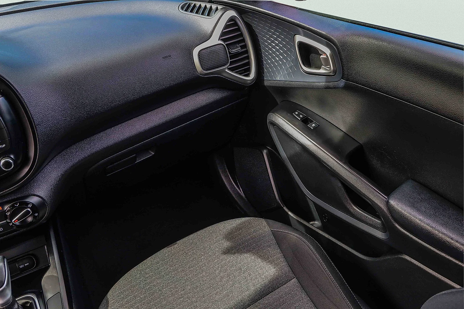 Certified Used 2020 Cherry Black Kia GT-Line image 17