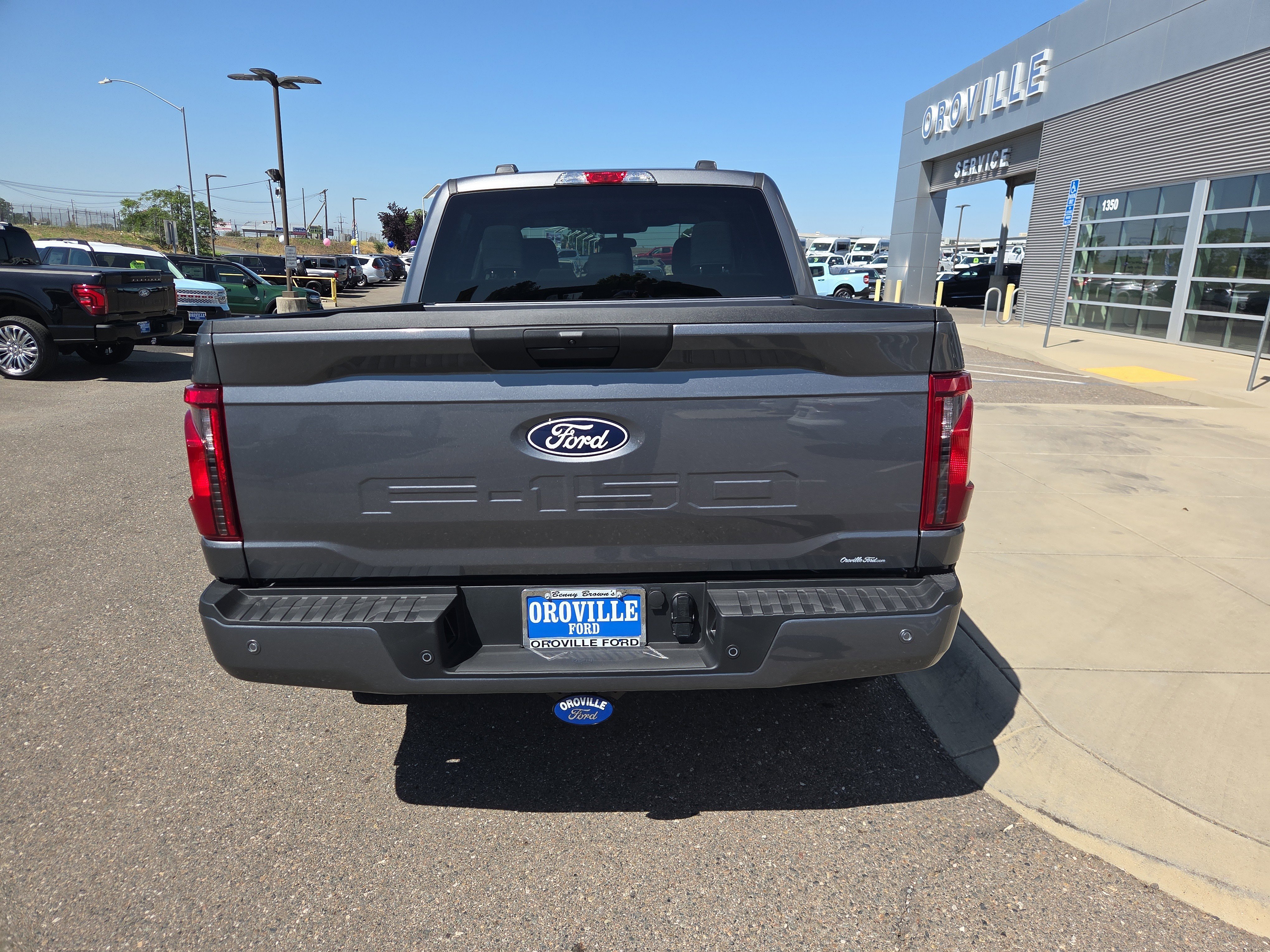 New 2026 Carbonized Gray Metallic Ford XLT image 4