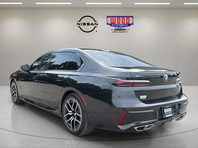 Used 2025 Black Sapphire Metallic BMW 760i xDrive image 4