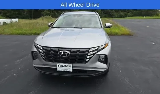 Used 2022 Shimmering Silver Hyundai SEL image 2