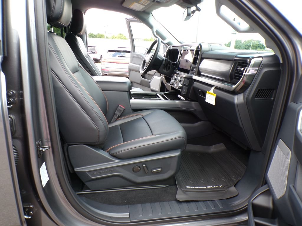 New 2026 Carbonized Gray Metallic Ford F-450® LARIAT® image 22