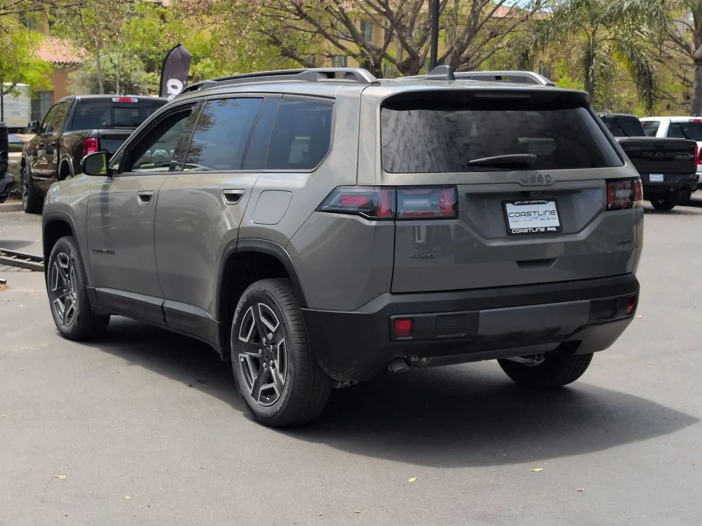 New 2026 Sting-Gray Clear-Coat Exterior Paint Jeep Laredo image 6