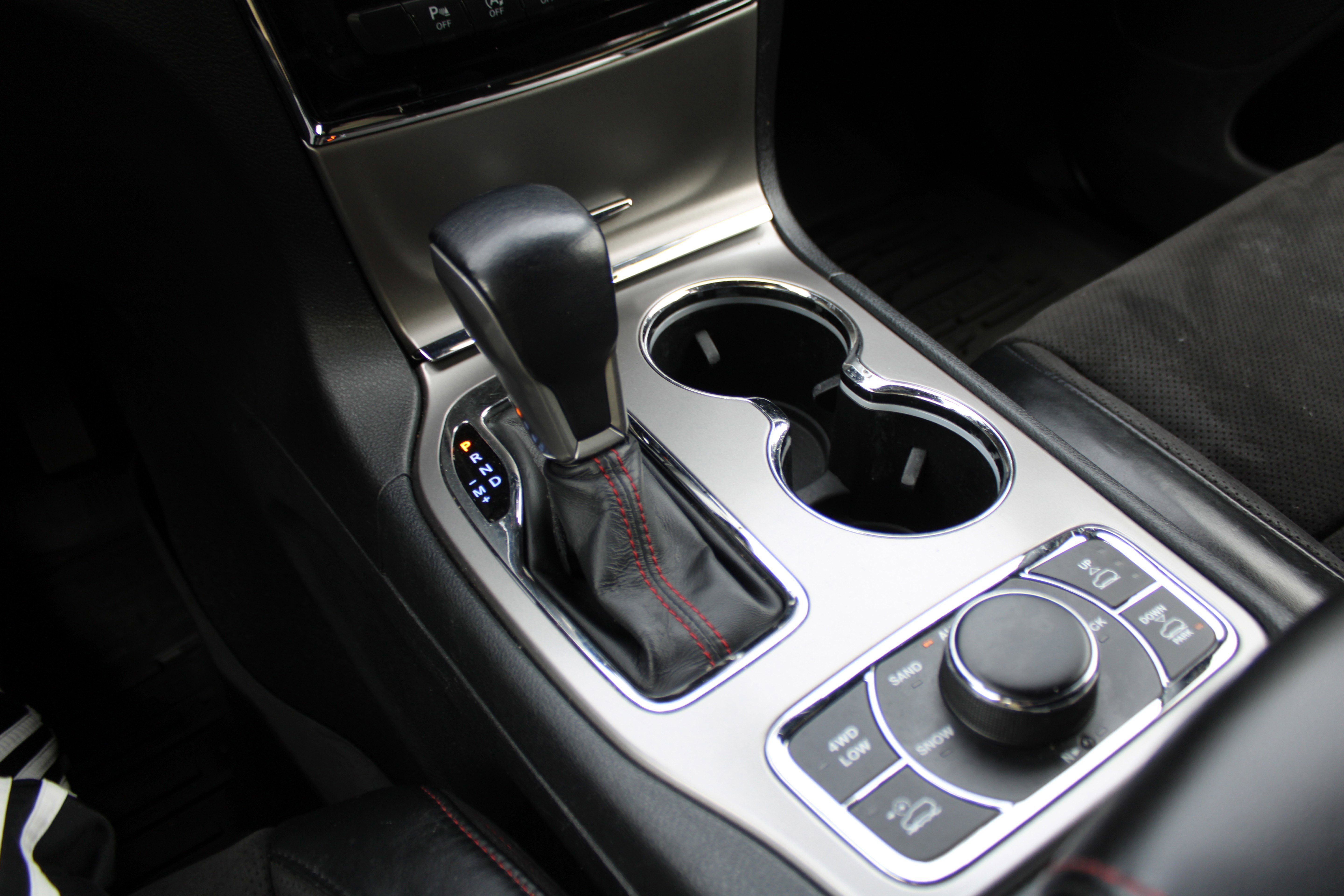 Used 2020 Diamond Black Crystal Pearlcoat Jeep Trailhawk image 32