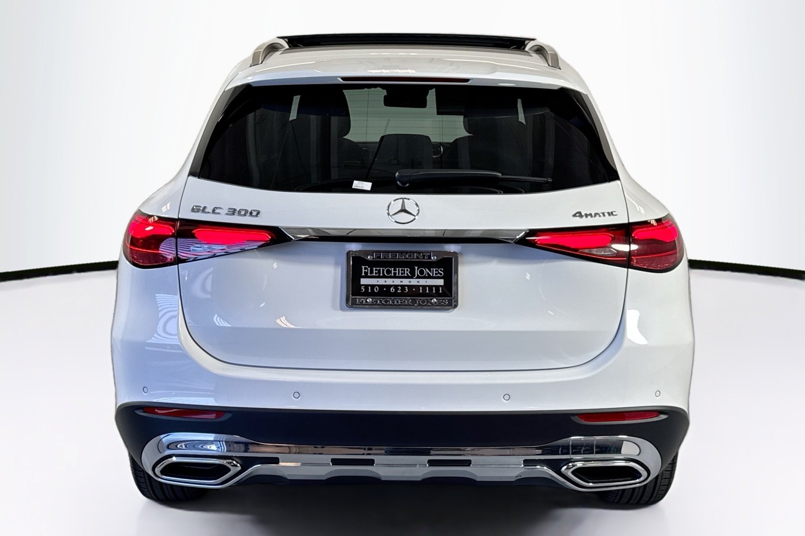 New 2026 MANUFAKTUR Moonlight White Metallic Mercedes-Benz GLC 300 image 6