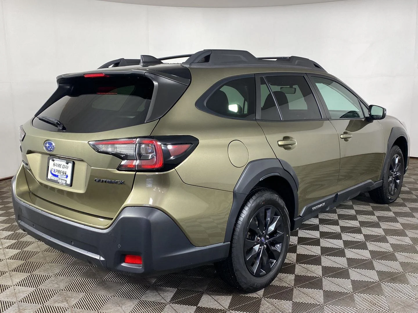 Used 2024 Autumn Green Metallic Subaru Onyx Edition image 5