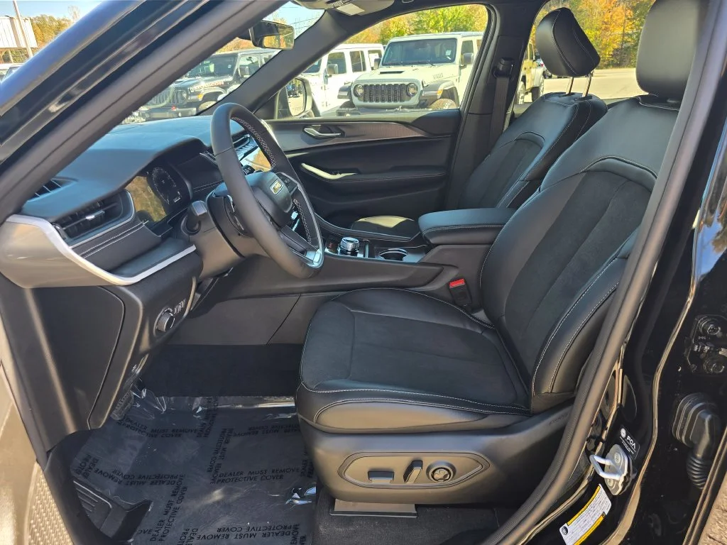 New 2027 Black Jeep Laredo X image 4