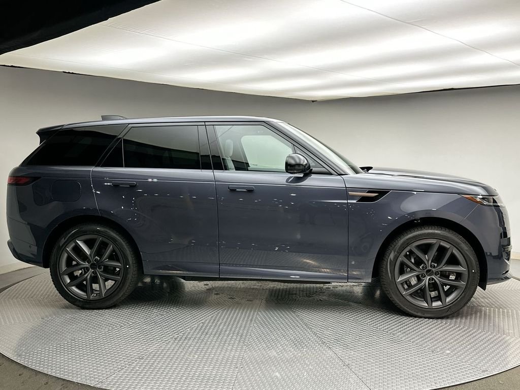 Certified Used 2026 Varesine Blue Metallic Land Rover Dynamic SE image 12