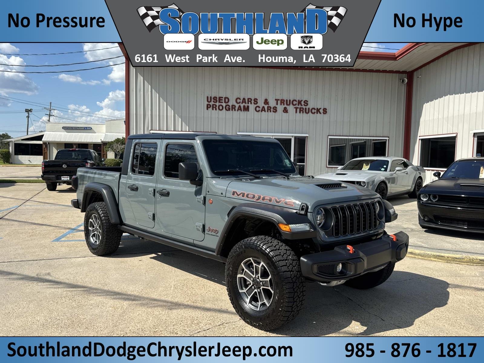 Used 2025 Anvil Clearcoat Jeep Mojave image 1