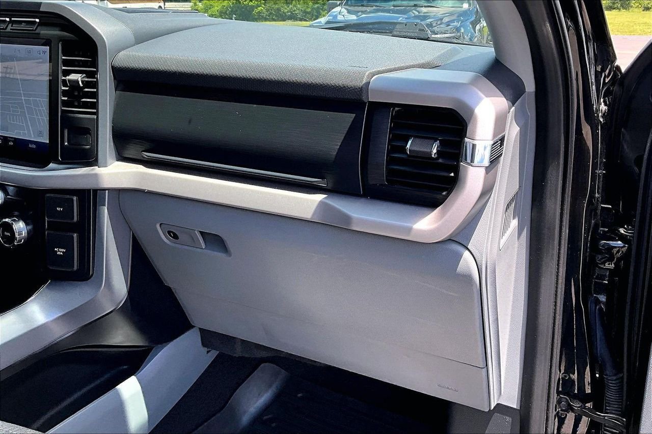 Used 2023 Agate Black Metallic Ford XLT image 29