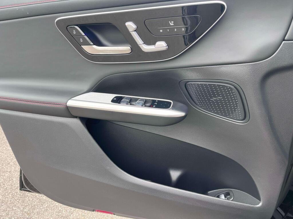 New 2026 2040/Black Mercedes-Benz AMG® GLC 43 image 27