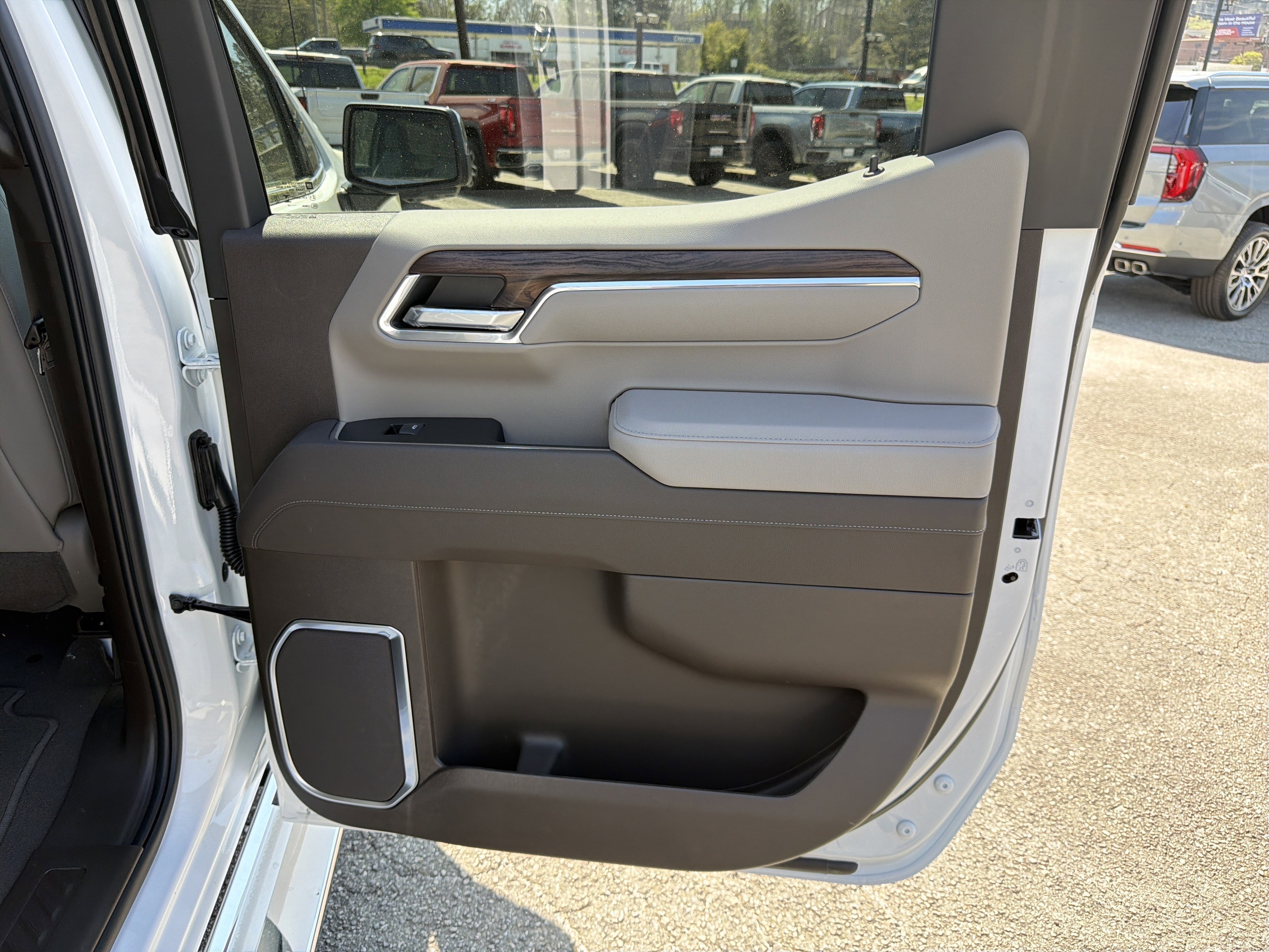 2026 GMC Sierra 1500 SLT - Photo 19