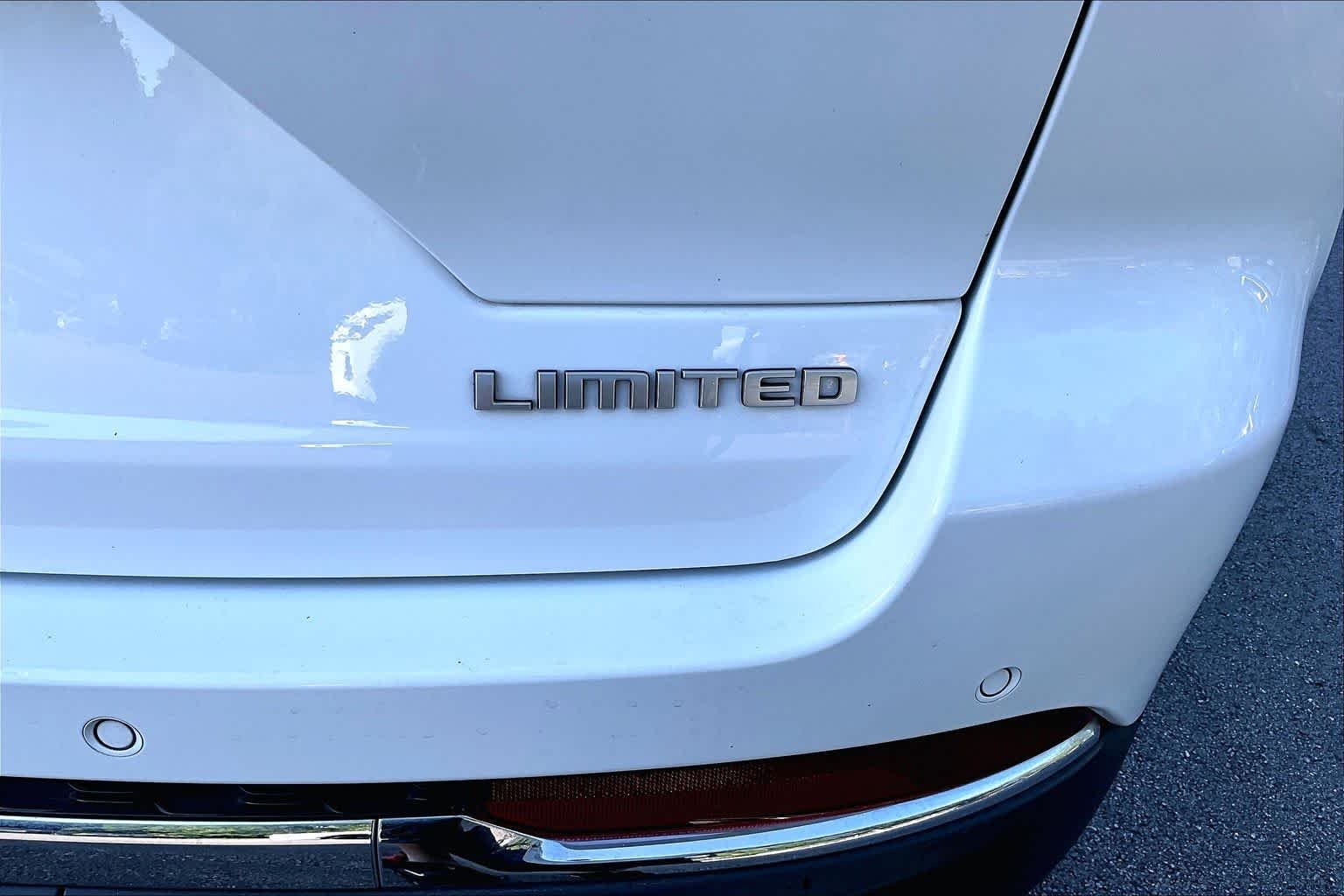Used 2025 Bright White Clearcoat Jeep Limited image 29